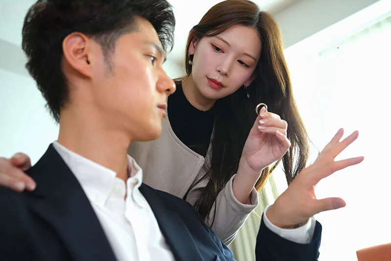 Người vợ đi đi chơi, chồng yêu ở nhà bị nhỏ em vợ yêu gạ đụ không trượt phát nào